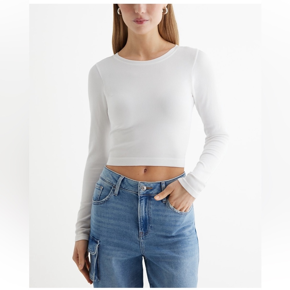 NWT: Express Body Contour Seamless Ribbed Long Sleeve Tee; XXS/XS